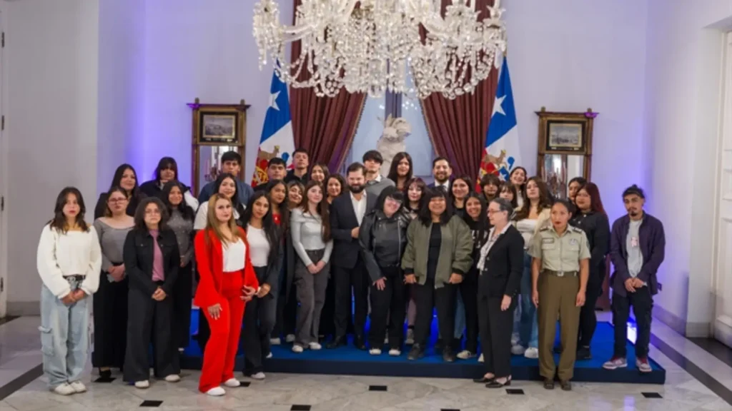 Joven_Ariqueña_Fue_Reconocida_En_La_Moneda