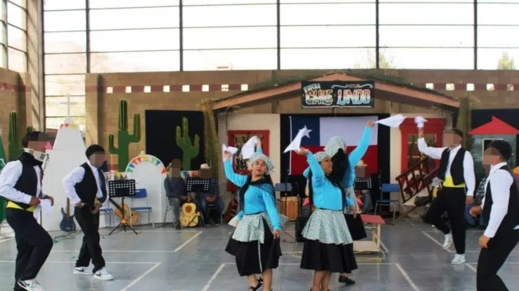 Gala_folklórica_cárcel_Acha