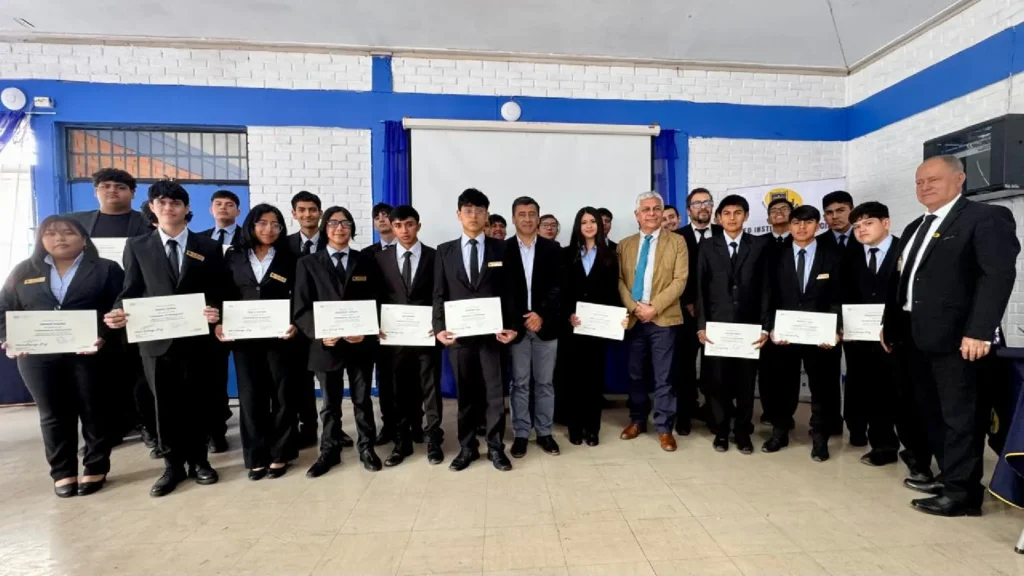 Estudiantes Del Liceo Instituto Comercial