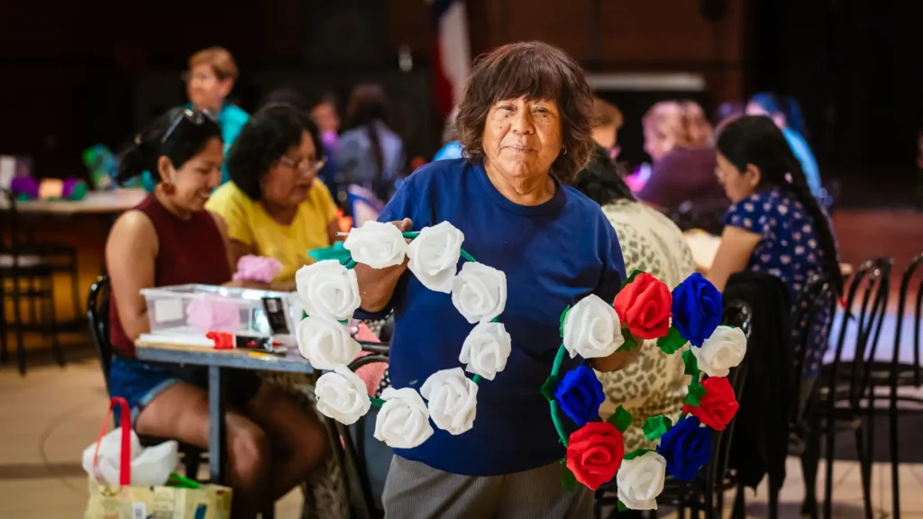 Flores Y Coronas De Papel