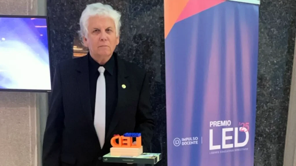 Premio Maestro Rural Nicolás Montecinos