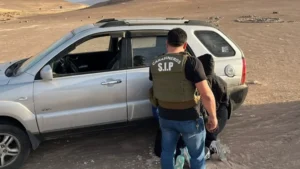 Dos Ciudadanos Bolivianos Son Detenidos