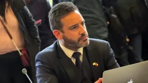 Formalizan A Consejero Regional