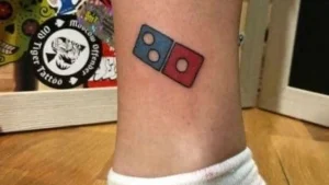 Hombre Se Tatuó Logo De Domino’s