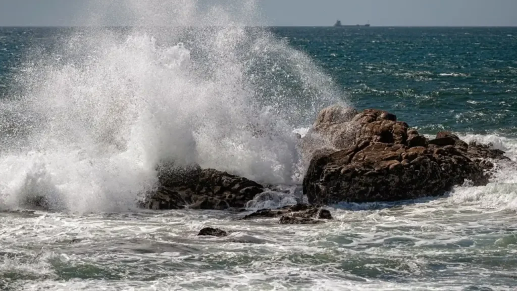 Alertan Por Fuertes Marejadas